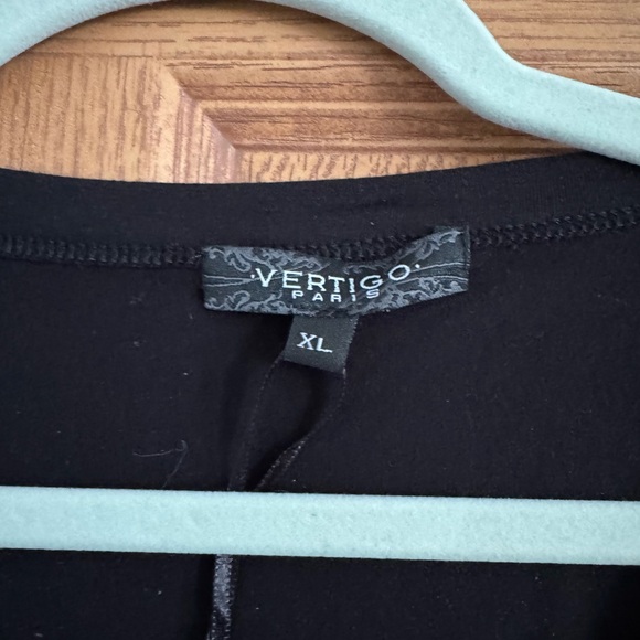 NWT Vertigo Paris Black V-Neck Studded Blouse - Picture 4 of 5